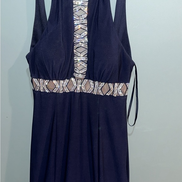 XSCAPE PROM DRESS IN NAVY BLUE SIZE 6. - Picture 3 of 10